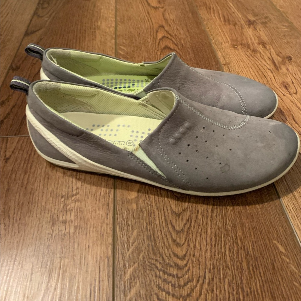 Ecco: Women’s Biom Comfort Slip-on Size 37 / 6.5 Slip On Sneakers Gray Leather: